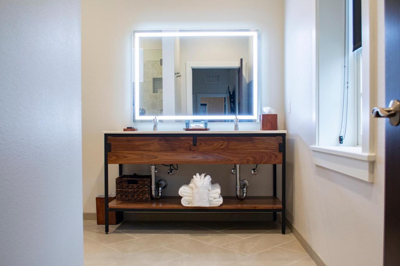Hotel Millwright Amana Ngoại thất bức ảnh